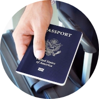 Paszport w&nbsp;ręku